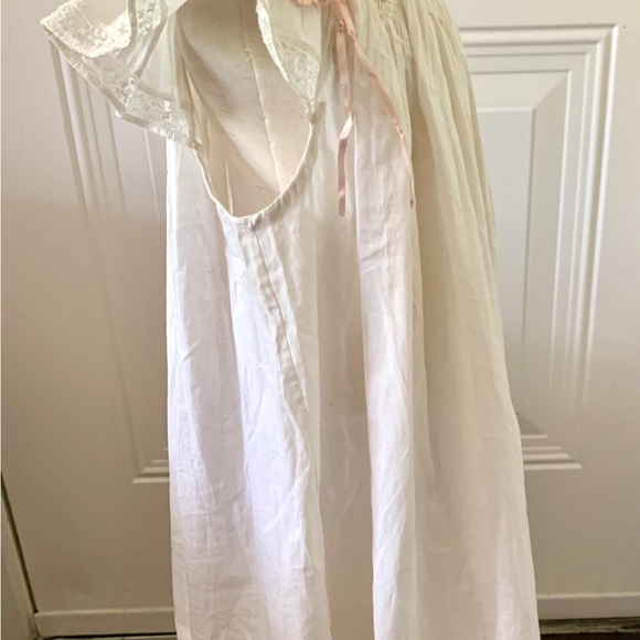 New Handmade Girl’s French Smocked Portrait Dress w/Silk Ribbons French Lace - Picture 10 of 10